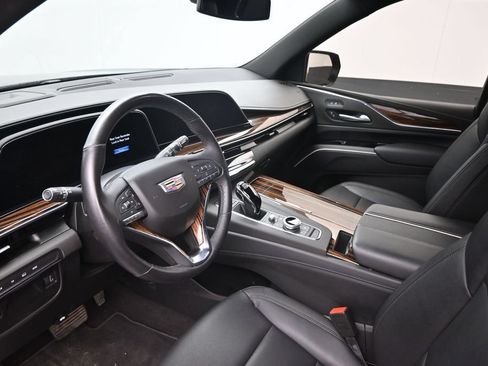 Used 2024 Cadillac Escalade Luxury AWD/4WD image 20