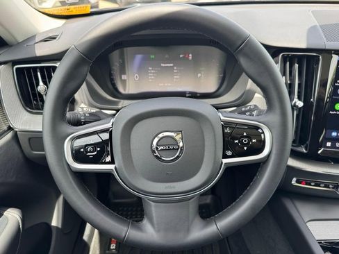 Used 2025 Volvo XC60 T8 Plus AWD/4WD image 11
