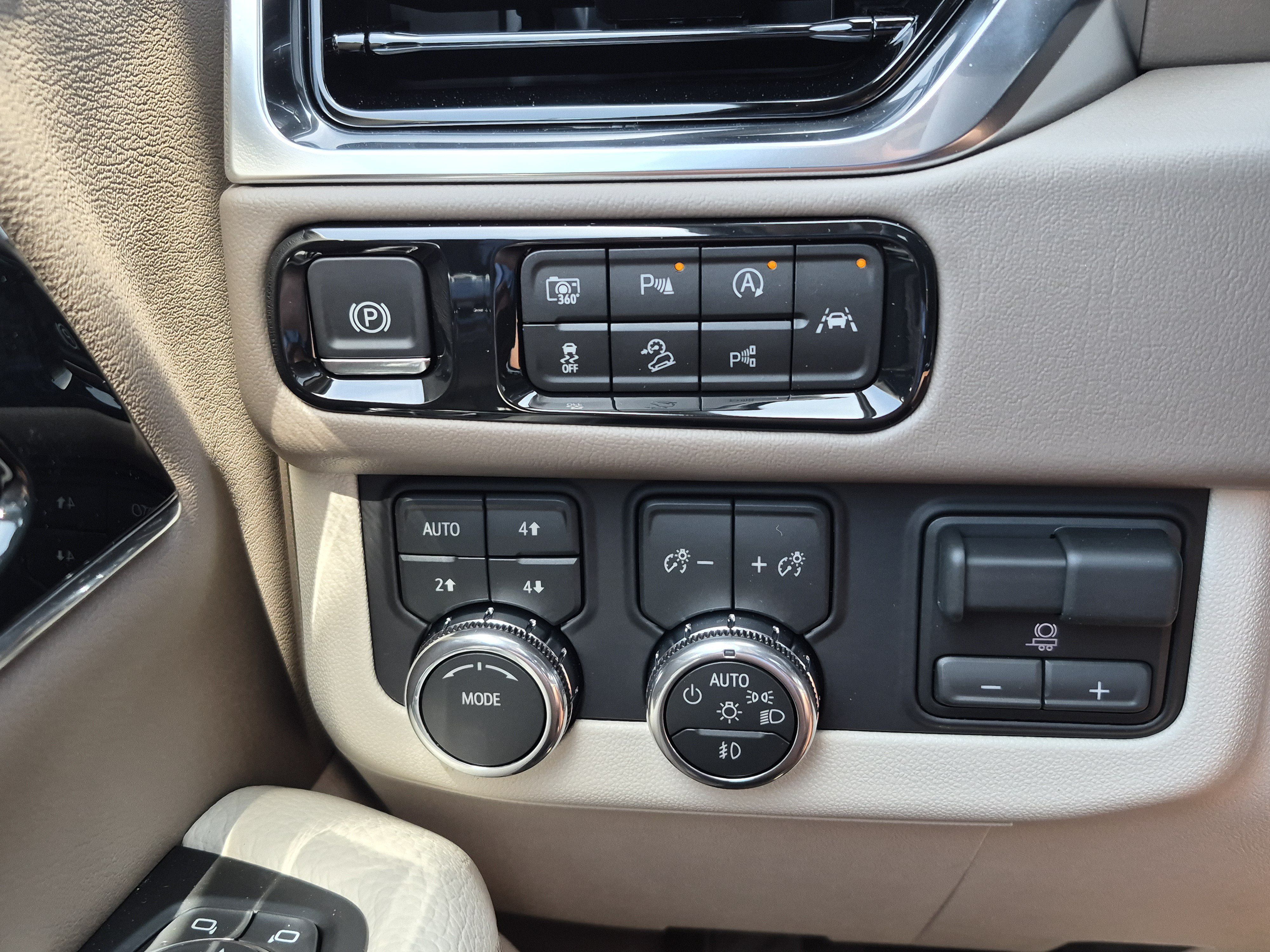 New 2026 GMC Yukon Denali w/ Denali Reserve Package AWD/4WD image 12