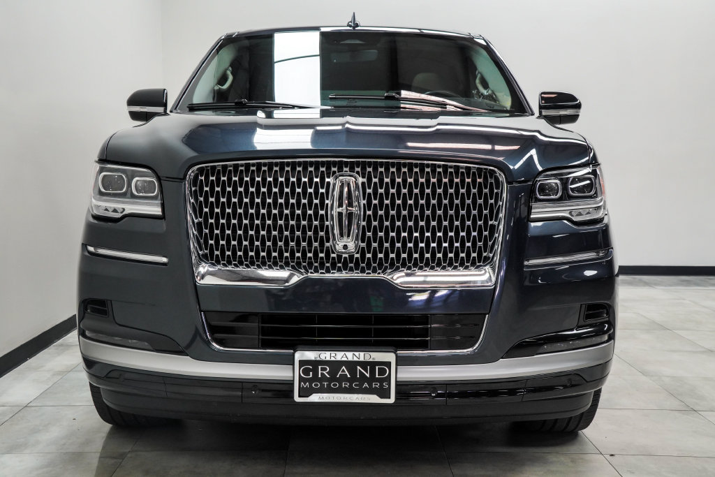 Used 2022 Lincoln Navigator Reserve AWD/4WD image 5
