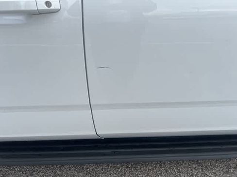 Used 2020 Chevrolet Suburban LT image 20