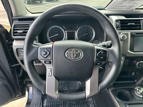Used 2019 Toyota 4Runner SR5 AWD/4WD image 20