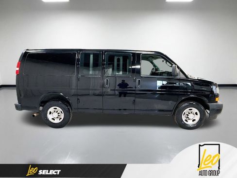 Used 2019 Chevrolet Express 2500 w/ Driver Convenience Package RWD image 6