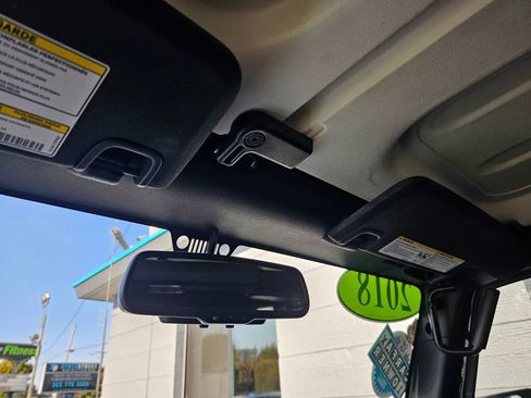 Used 2018 Jeep Wrangler Unlimited Sahara w/ Connectivity Group image 41