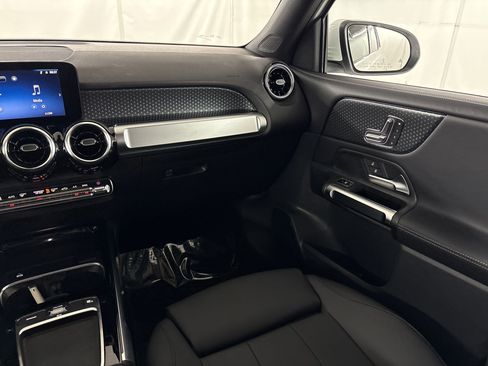Certified 2026 Mercedes-Benz GLB 250 image 30