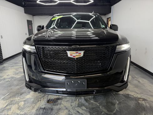 Used 2022 Cadillac Escalade ESV Sport w/ Touring Package AWD/4WD image 8