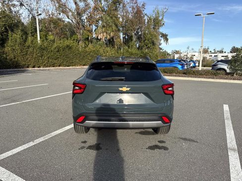 New 2026 Chevrolet Trax LT w/ Sunroof Package FWD image 4