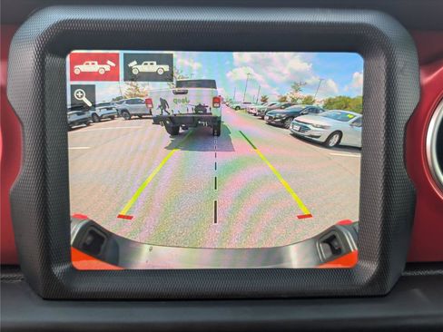Used 2023 Jeep Gladiator Rubicon w/ LED Lighting Group AWD/4WD image 31