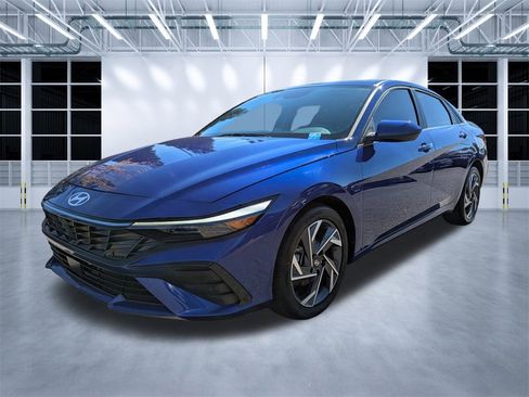 Used 2024 Hyundai Elantra SEL w/ Convenience Package image 7