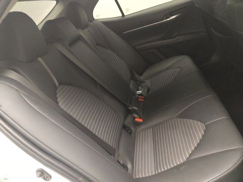 Used 2023 Toyota Camry SE image 19