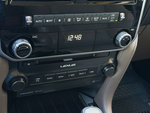 Used 2023 Lexus GX 460 Premium w/ Premium Package AWD/4WD image 21