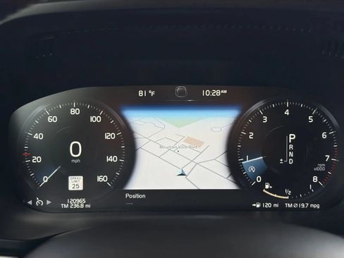 Used 2018 Volvo XC60 T6 Momentum w/ Advanced Package AWD/4WD image 32