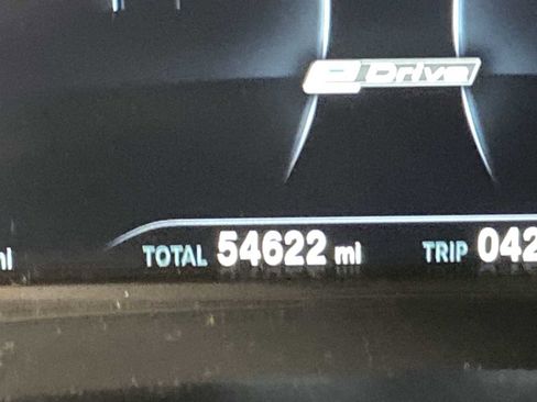 Used 2019 BMW 530e xDrive w/ Convenience Package image 18