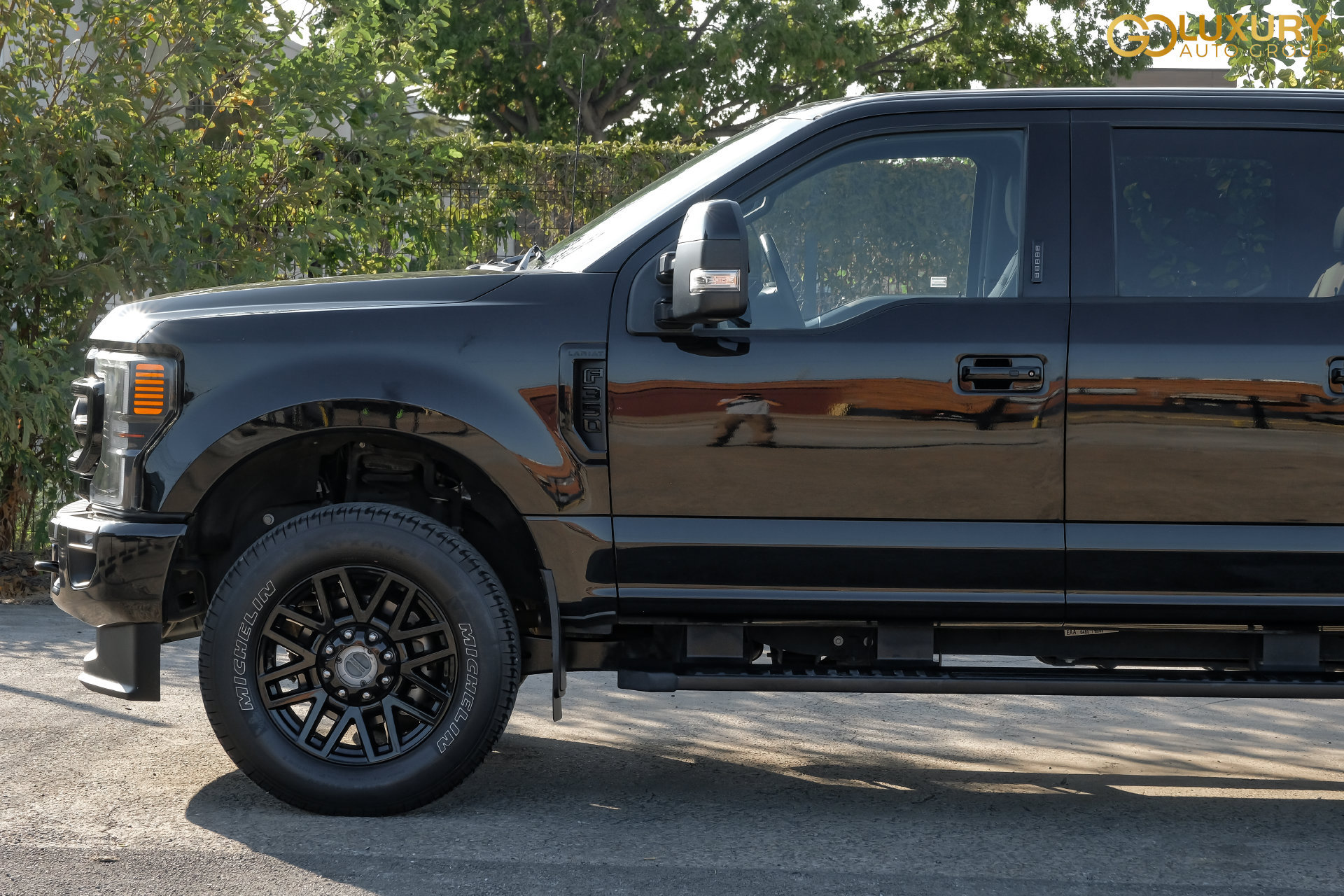 Used 2022 Ford F350 Lariat w/ Black Appearance Package AWD/4WD image 13