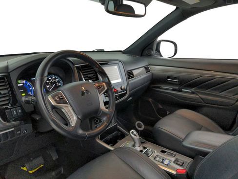 Used 2022 Mitsubishi Outlander SEL image 13