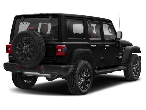 Used 2021 Jeep Wrangler Unlimited Sahara w/ Cold Weather Group AWD/4WD image 2