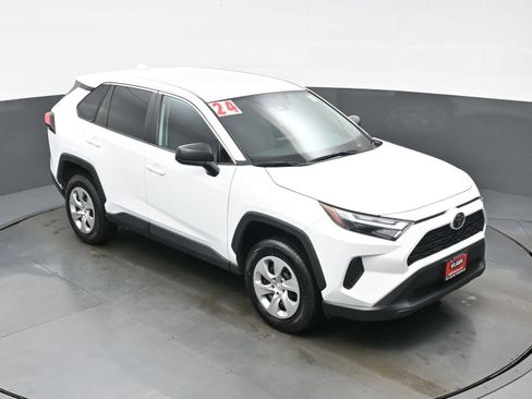Used 2024 Toyota RAV4 LE image 32
