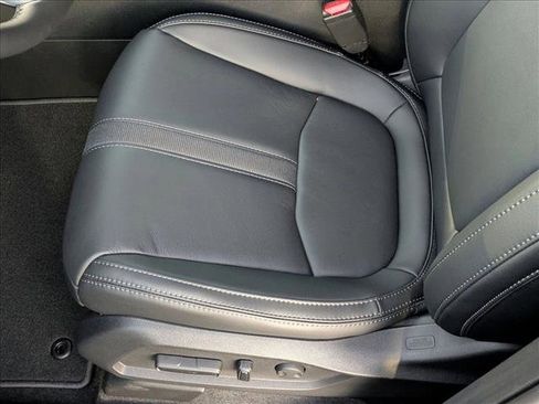 New 2025 Honda Pilot Touring image 4