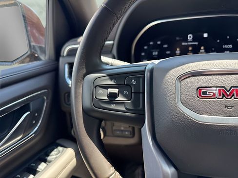 Used 2023 GMC Yukon SLT w/ Max Trailering Package AWD/4WD image 17