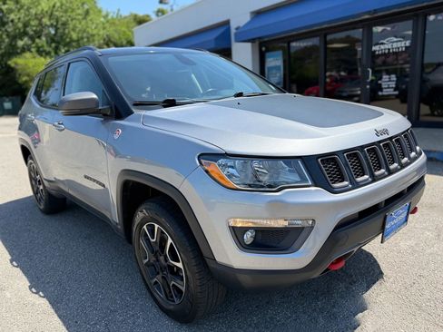 Used 2019 Jeep Compass Trailhawk w/ Cold Weather Group AWD/4WD image 13