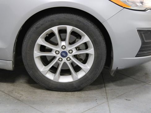 Used 2020 Ford Fusion SE image 12