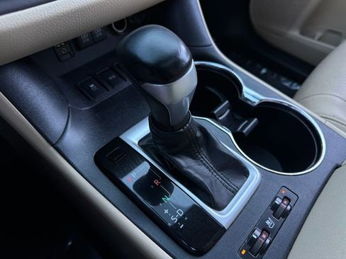 Used 2017 Toyota Highlander Limited image 30