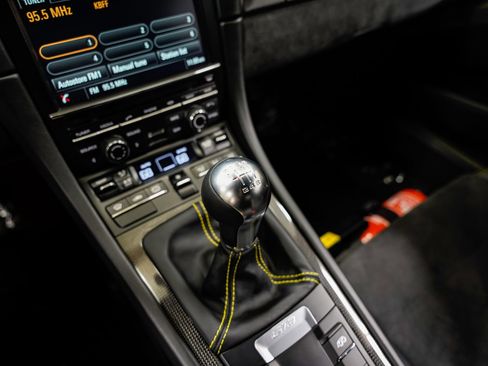Used 2016 Porsche Cayman GT4 RWD image 15
