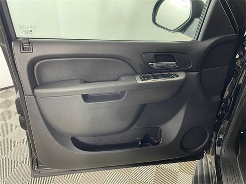 Used 2013 Chevrolet Tahoe LS image 9