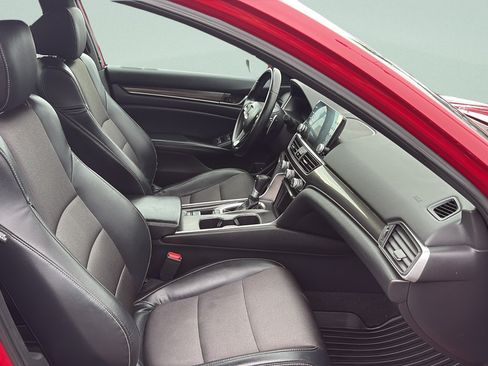 Used 2018 Honda Accord Sport image 15