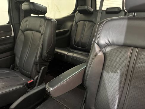 Used 2022 Jeep Wagoneer Series III w/ Premium Group I AWD/4WD image 11
