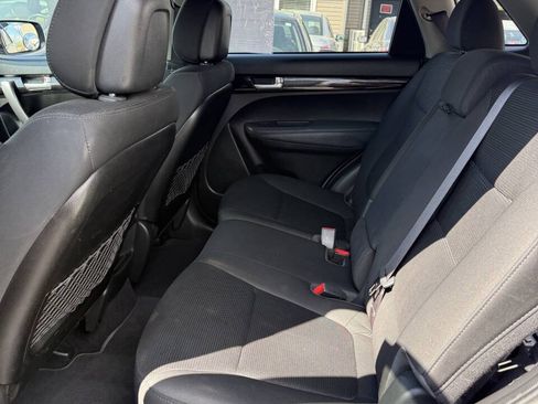 Used 2014 Kia Sorento LX AWD/4WD image 14