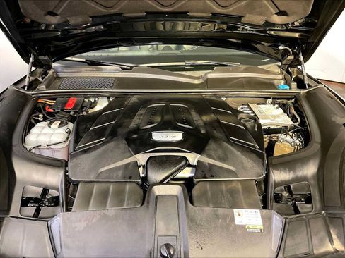 Certified 2023 Porsche Cayenne Platinum Edition AWD/4WD image 32
