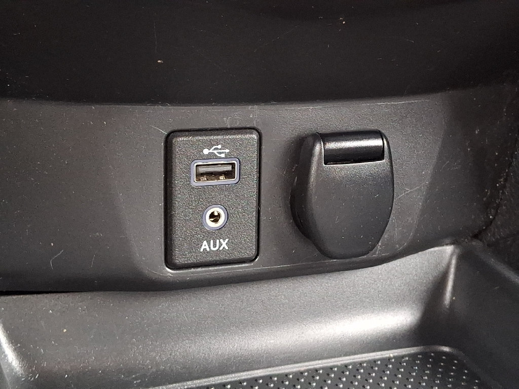Used 2017 Nissan Rogue SV AWD/4WD image 25
