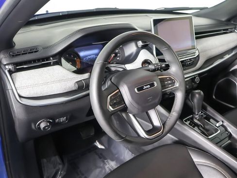 Used 2024 Jeep Compass Latitude image 25