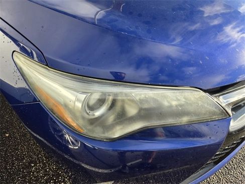 Used 2016 Toyota Camry SE image 15