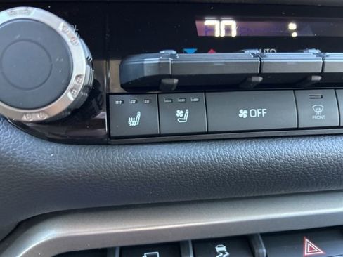 Used 2024 Toyota Tundra Limited image 20