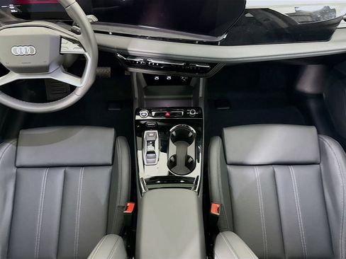 Used 2025 Audi Q6 e-tron Premium Plus image 19