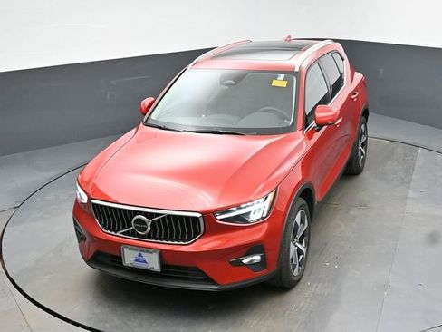 Used 2023 Volvo XC40 B4 Plus w/ Driver Assist Package image 10