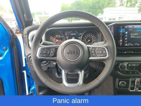 Used 2024 Jeep Wrangler Sahara image 43