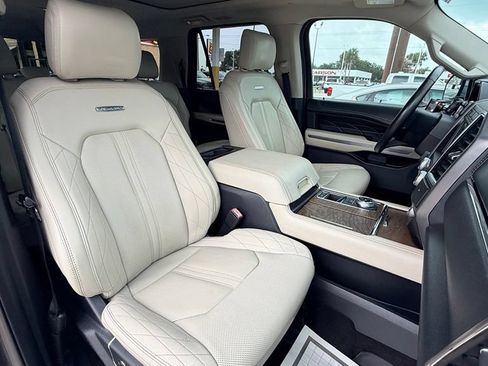 Used 2021 Ford Expedition Max Platinum RWD image 2