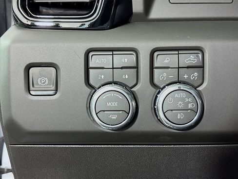 New 2026 GMC Sierra 2500 AT4 AWD/4WD image 10