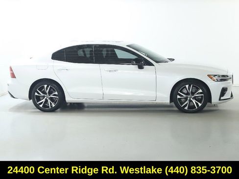 Used 2022 Volvo S60 T8 R-Design Expression AWD/4WD image 11