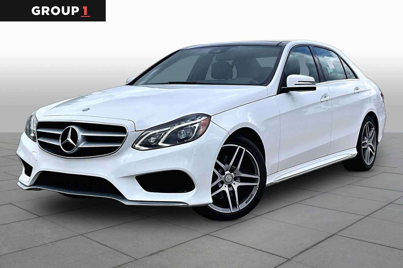 Used 2015 Mercedes-Benz E 400 4MATIC Sedan image 1