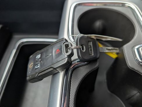 Used 2018 GMC Sierra 1500 SLE w/ SLE Value Package image 19