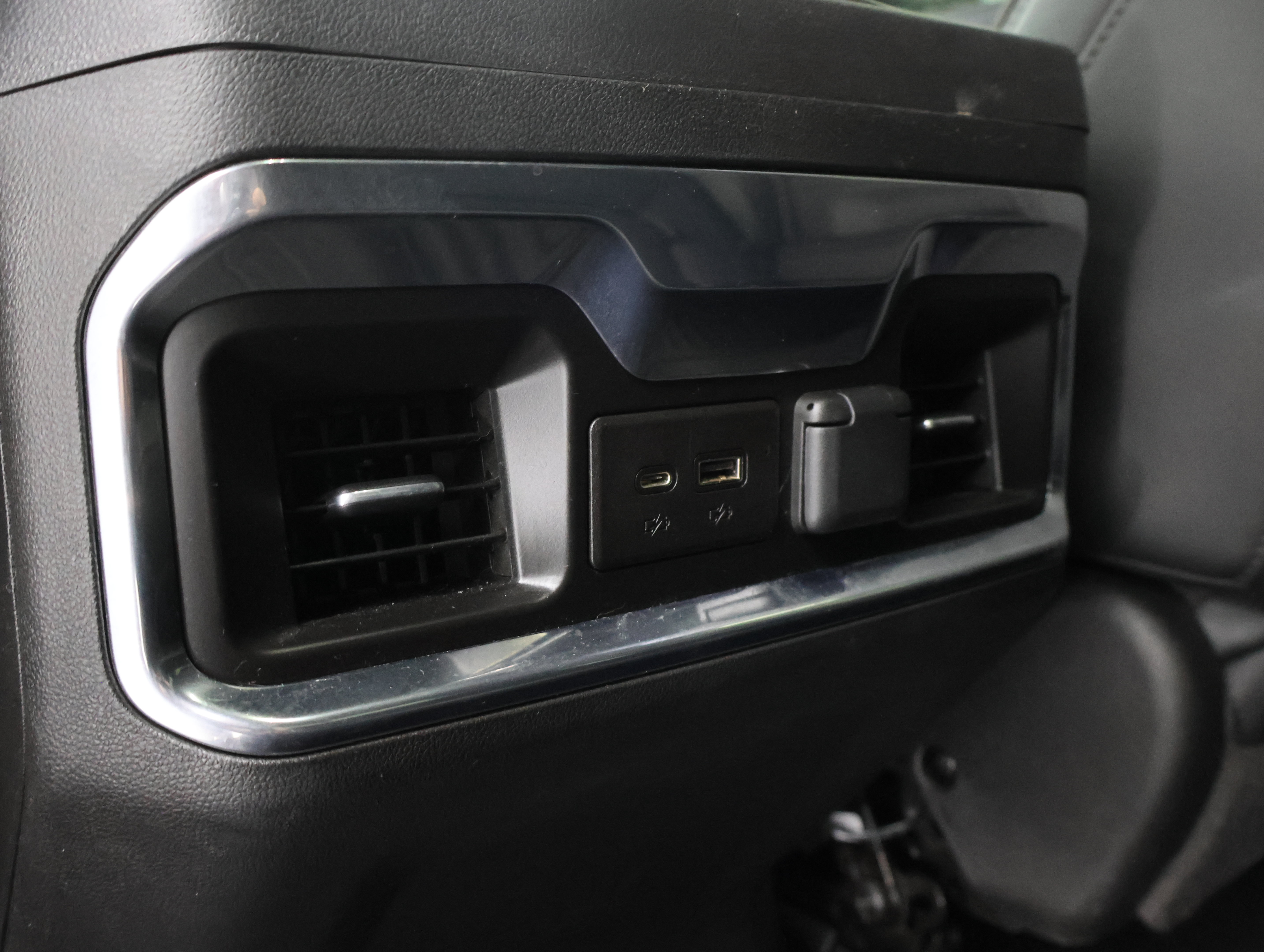 Used 2022 Chevrolet Silverado 2500 High Country w/ Safety Package II AWD/4WD image 43