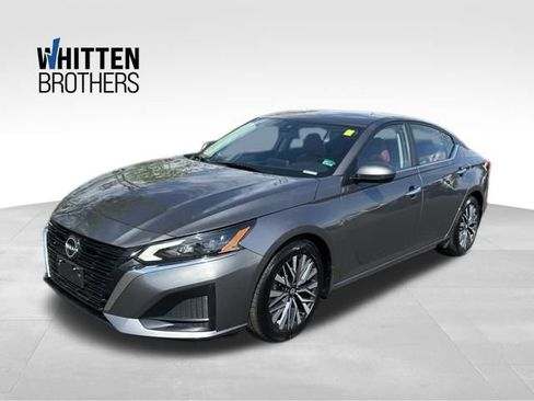 Used 2023 Nissan Altima 2.5 SV image 1