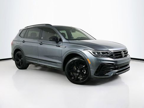 Used 2024 Volkswagen Tiguan SE R-Line FWD image 1