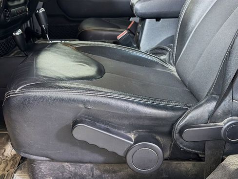 Used 2018 Jeep Wrangler Sport image 18