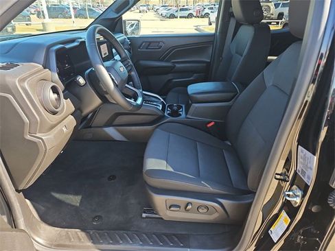 Used 2025 Chevrolet Colorado W/T w/ WT Custom Package image 19
