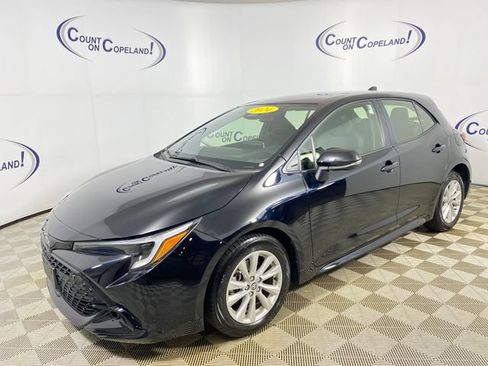 Certified 2024 Toyota Corolla SE FWD image 3